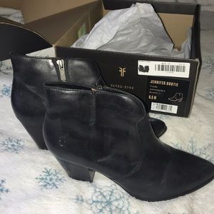 Frye Jennifer Bootie 8.5 Leather Upper
